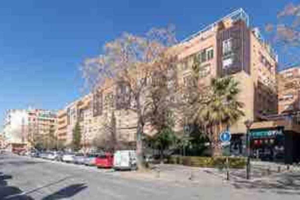 H&H Suite Train Station Apartament Granada Exterior foto